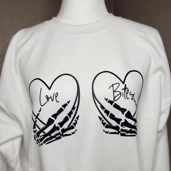 LAST! Love Bites Crewneck - Picture 3 of 3